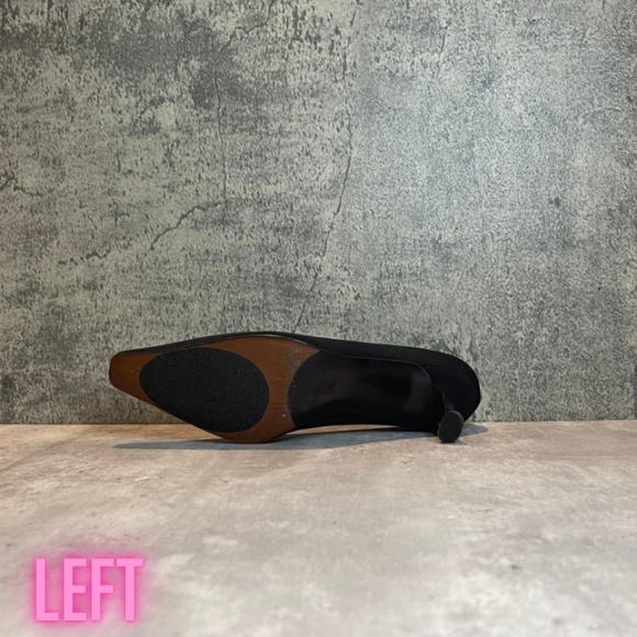 Stuart Weitzman Pump - Picture 7 of 12